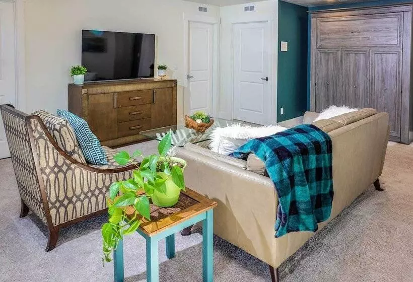 Stunning Park City Home W/ Hot Tub: 7 Mi To Skiing