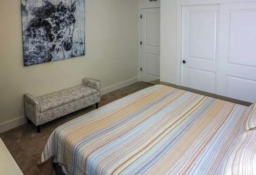 Stunning Park City Home W/ Hot Tub: 7 Mi To Skiing