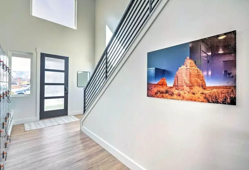 Stunning Park City Home W/ Hot Tub: 7 Mi To Skiing