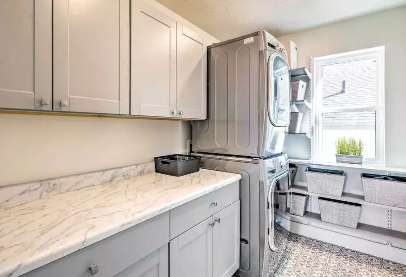 Stunning Park City Home W/ Hot Tub: 7 Mi To Skiing