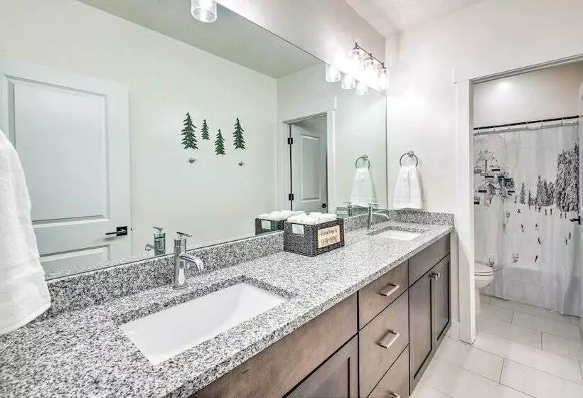 Stunning Park City Home W/ Hot Tub: 7 Mi To Skiing