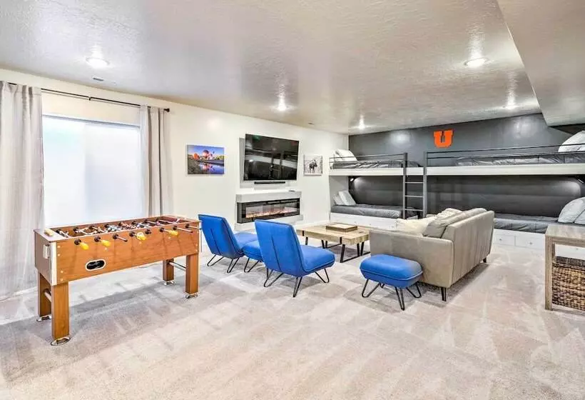 Stunning Park City Home W/ Hot Tub: 7 Mi To Skiing