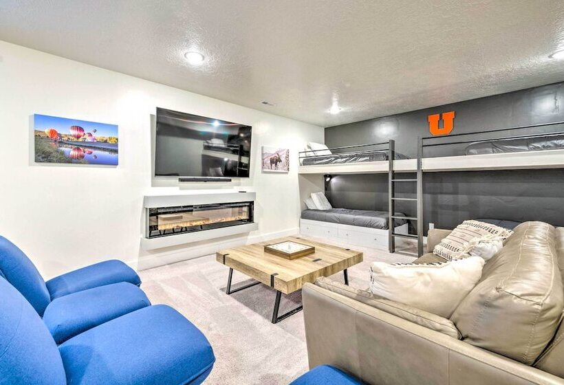 Stunning Park City Home W/ Hot Tub: 7 Mi To Skiing