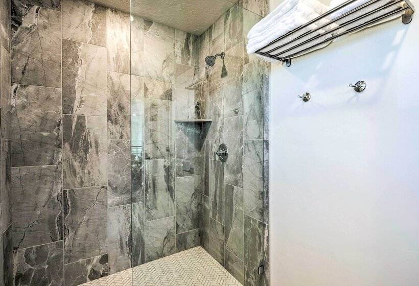 Stunning Park City Home W/ Hot Tub: 7 Mi To Skiing