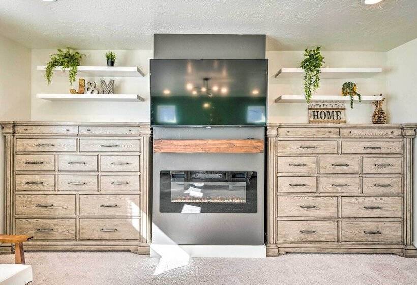 Stunning Park City Home W/ Hot Tub: 7 Mi To Skiing