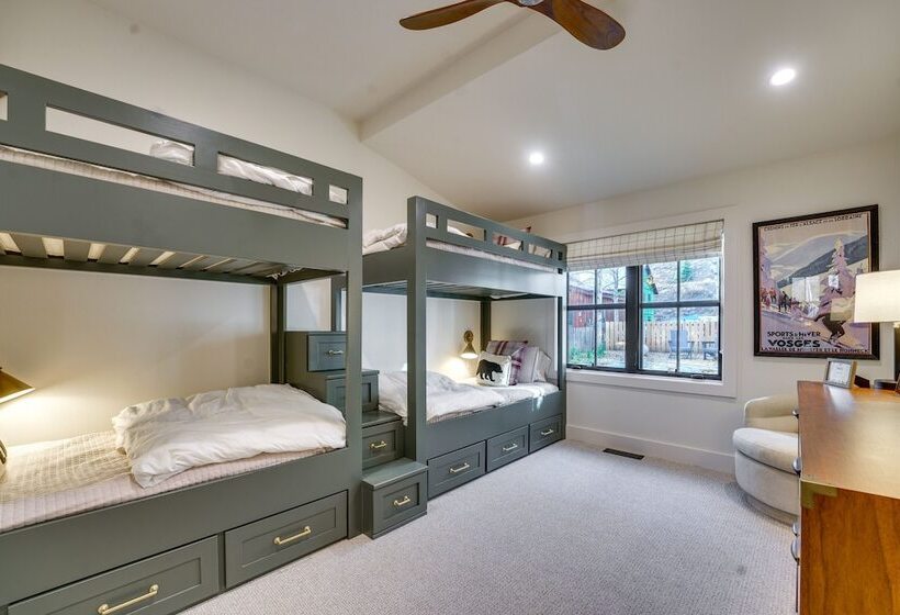 Inviting & Renovated Home In Crested Butte!