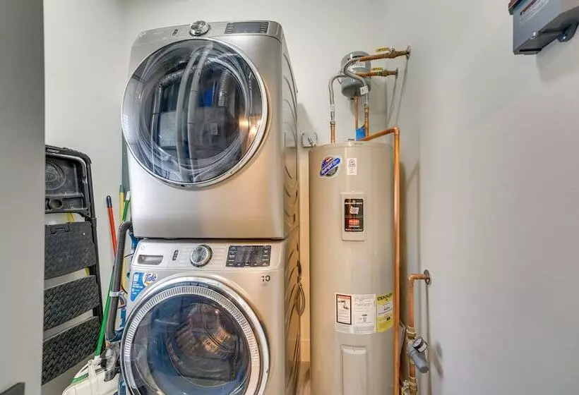 Inviting & Renovated Home In Crested Butte!