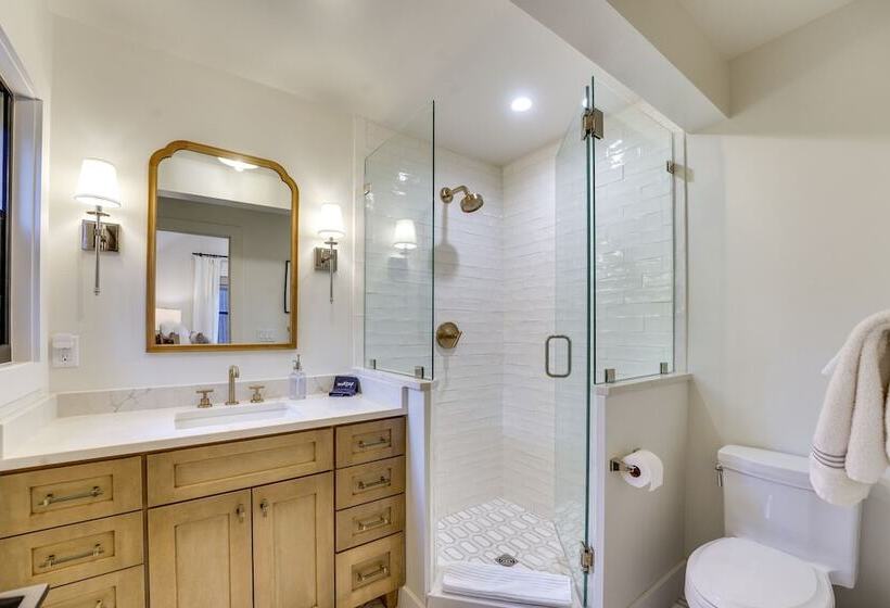 Inviting & Renovated Home In Crested Butte!