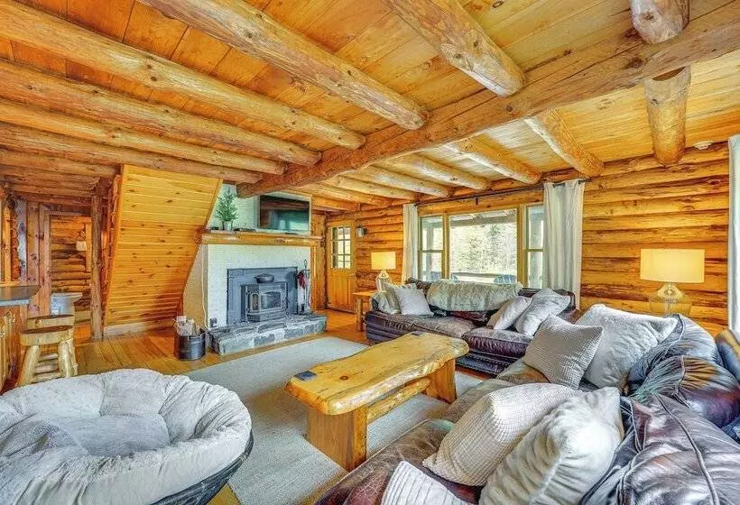 Picture Perfect Vermont Mtn Cabin W/ Hot Tub!