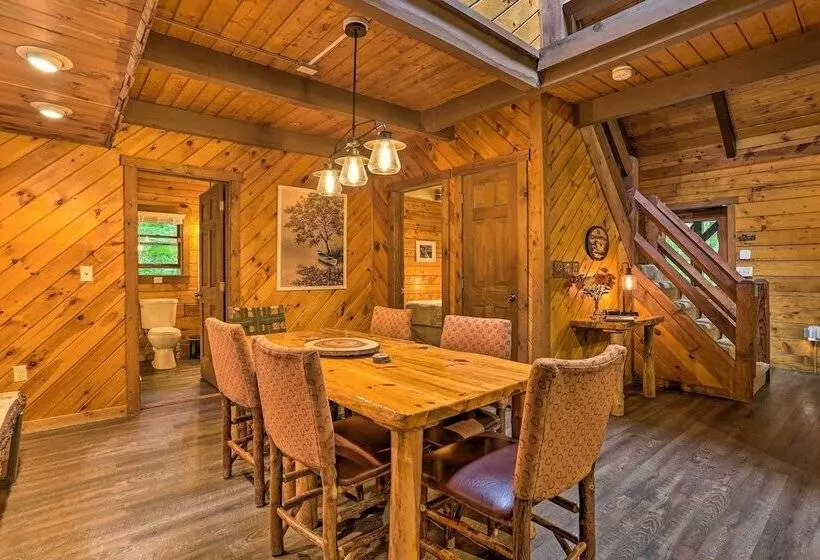 Pocono Log Cabin: Fireplace, Fire Pits & Amenities