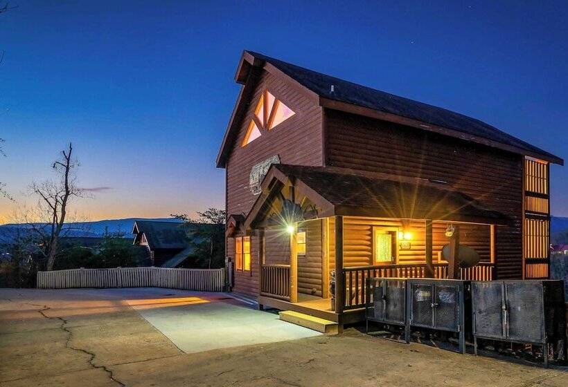 Private Cabin W/ Tree Top Mtn Views: Pets Welcome