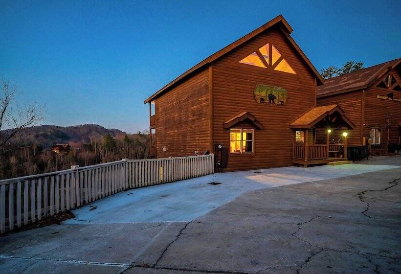 Private Cabin W/ Tree Top Mtn Views: Pets Welcome