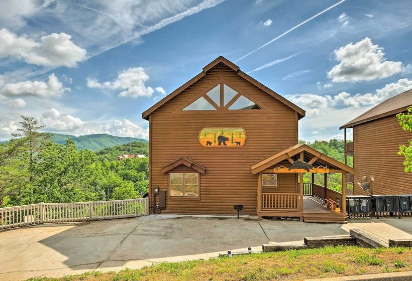 Private Cabin W/ Tree Top Mtn Views: Pets Welcome