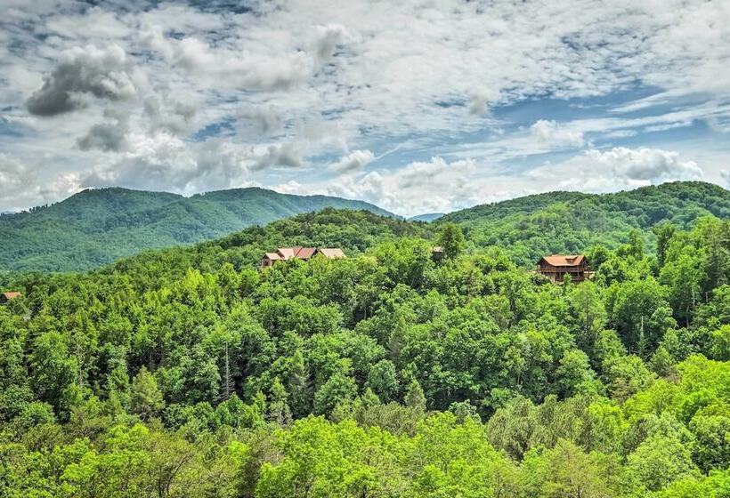 Private Cabin W/ Tree Top Mtn Views: Pets Welcome