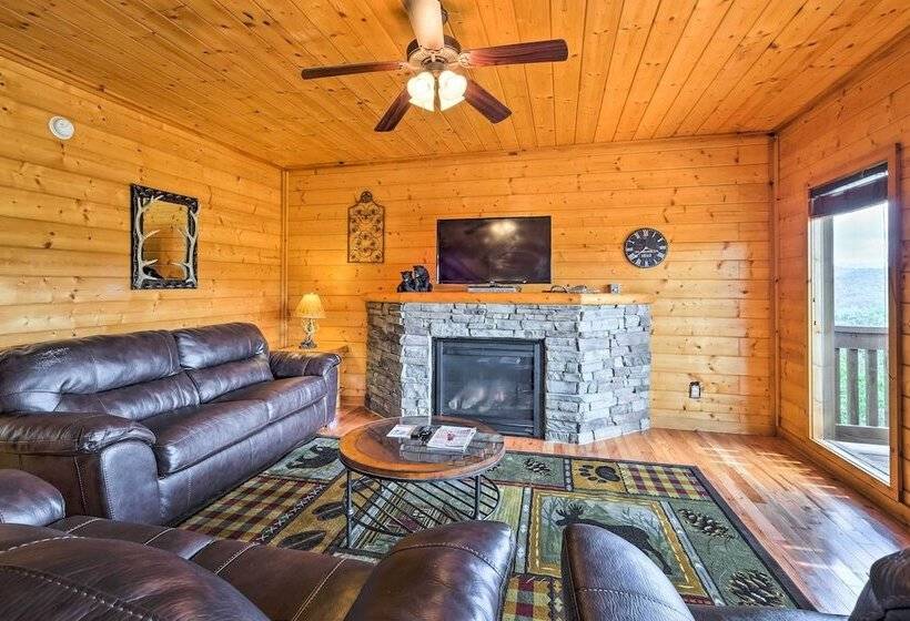 Private Cabin W/ Tree Top Mtn Views: Pets Welcome