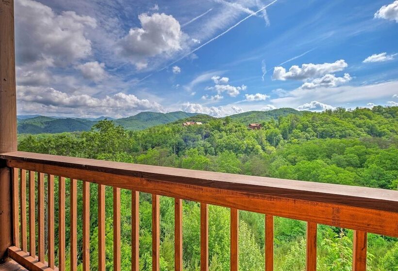 Private Cabin W/ Tree Top Mtn Views: Pets Welcome