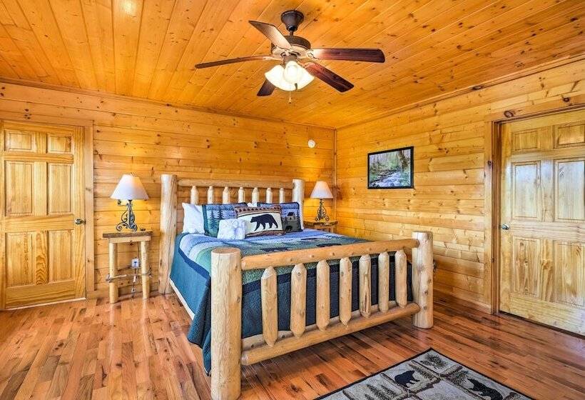 Private Cabin W/ Tree Top Mtn Views: Pets Welcome