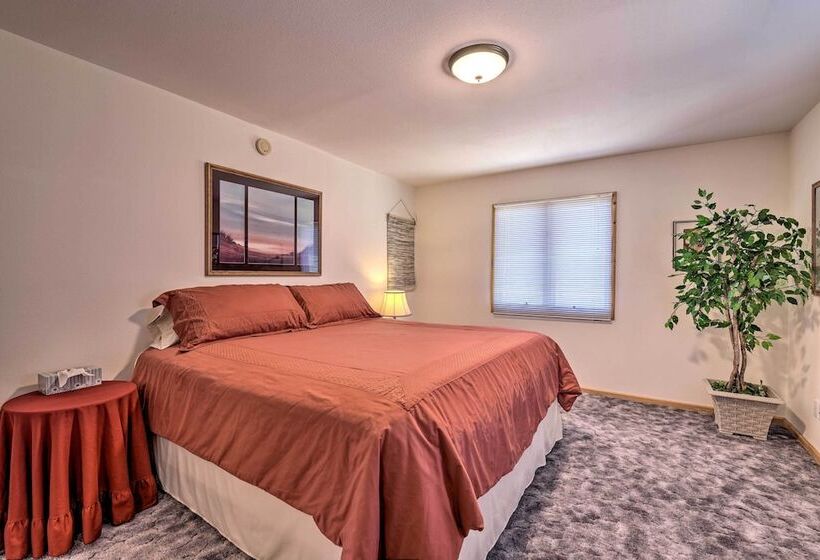 Questa Home W/ Views 13 Mi To Red River Skiing!