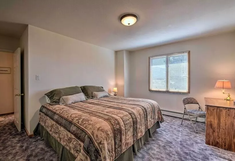 Questa Home W/ Views   13 Mi To Red River Skiing!