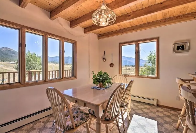 Questa Home W/ Views   13 Mi To Red River Skiing!