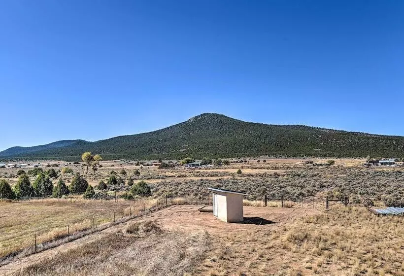 Questa Home W/ Views   13 Mi To Red River Skiing!