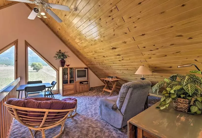 Questa Home W/ Views   13 Mi To Red River Skiing!