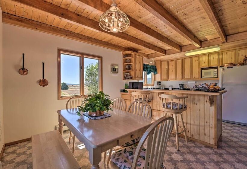 Questa Home W/ Views 13 Mi To Red River Skiing!