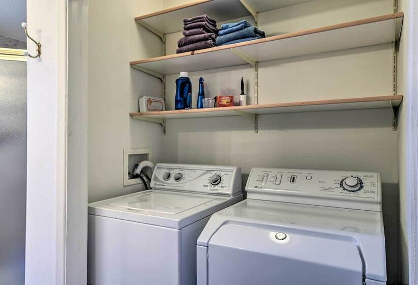 Questa Home W/ Views 13 Mi To Red River Skiing!