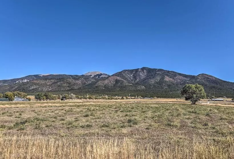 Questa Home W/ Views   13 Mi To Red River Skiing!