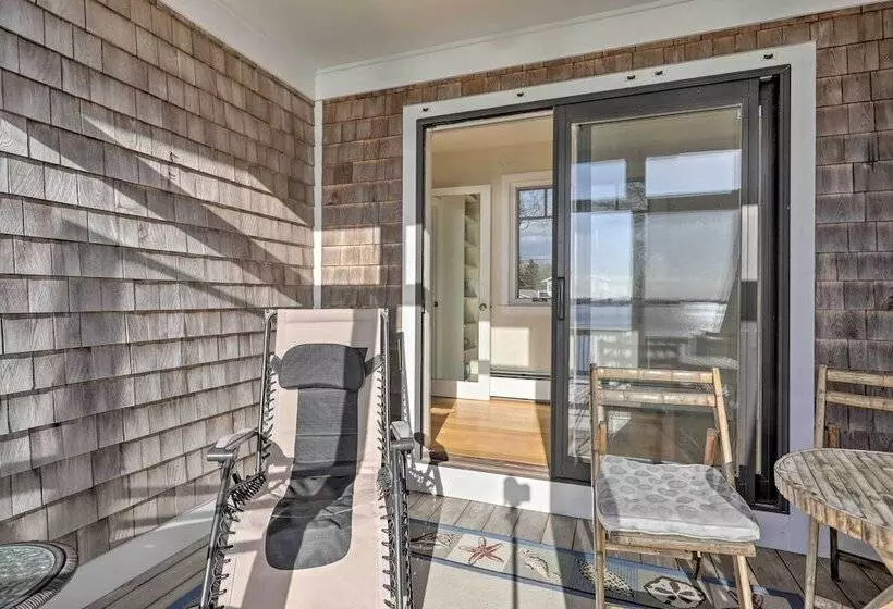 Kayaks, Deck & Pond Access: Rhode Island Retreat!