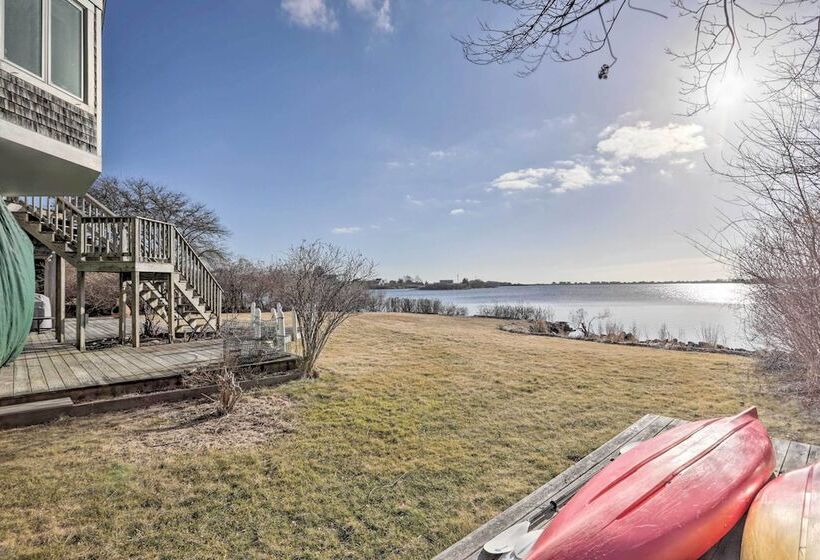 Kayaks, Deck & Pond Access: Rhode Island Retreat!