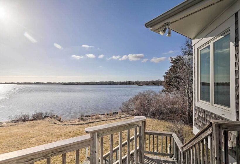 Kayaks, Deck & Pond Access: Rhode Island Retreat!