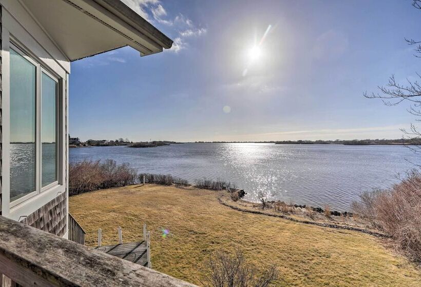 Kayaks, Deck & Pond Access: Rhode Island Retreat!