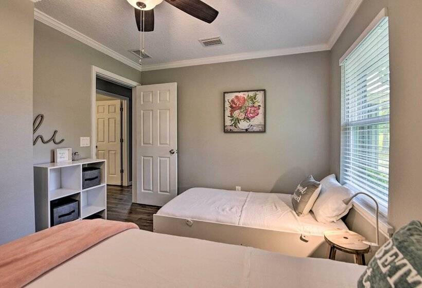 Serene Live Oak Home W/ Fire Pit By River + Sosmp!