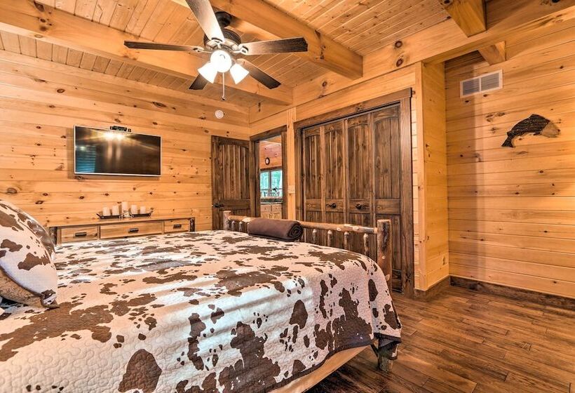 Serenity Now  Cabin W/ Fire Pit + Game Room!