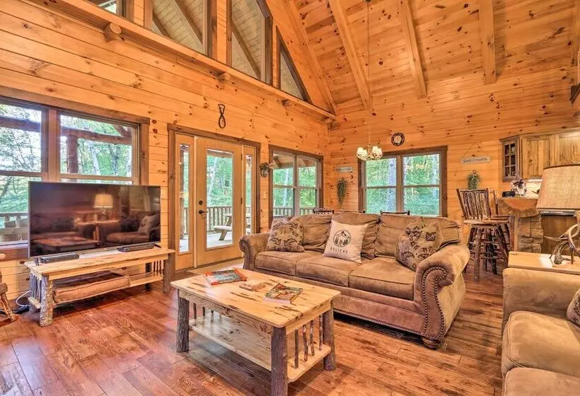 Serenity Now  Cabin W/ Fire Pit + Game Room!