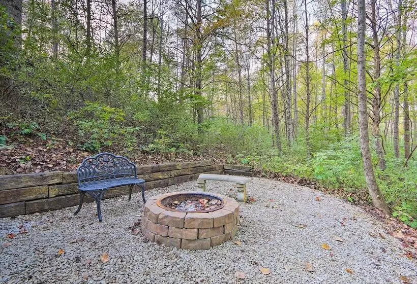 Serenity Now  Cabin W/ Fire Pit + Game Room!