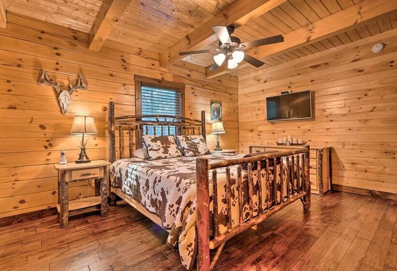 Serenity Now  Cabin W/ Fire Pit + Game Room!