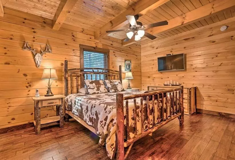 Serenity Now  Cabin W/ Fire Pit + Game Room!