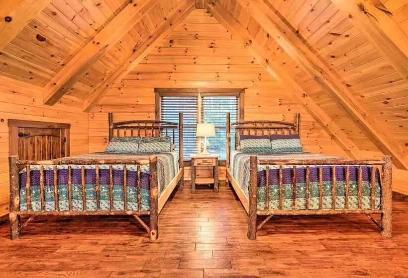 Serenity Now  Cabin W/ Fire Pit + Game Room!