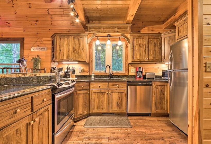 Serenity Now  Cabin W/ Fire Pit + Game Room!