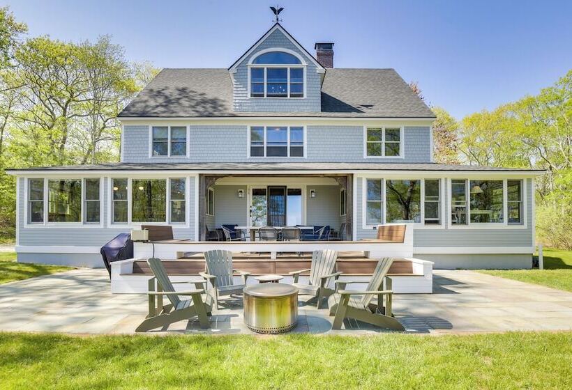 Spacious Kennebunkport Home W/ View, 2 Mi To Beach