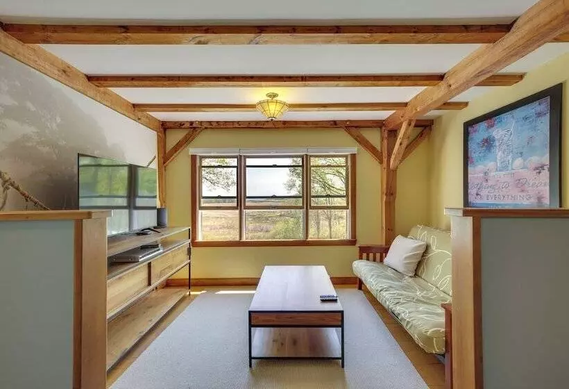 Spacious Kennebunkport Home W/ View, 2 Mi To Beach