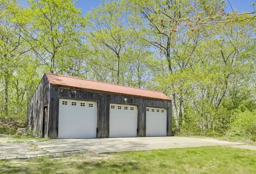 Spacious Kennebunkport Home W/ View, 2 Mi To Beach