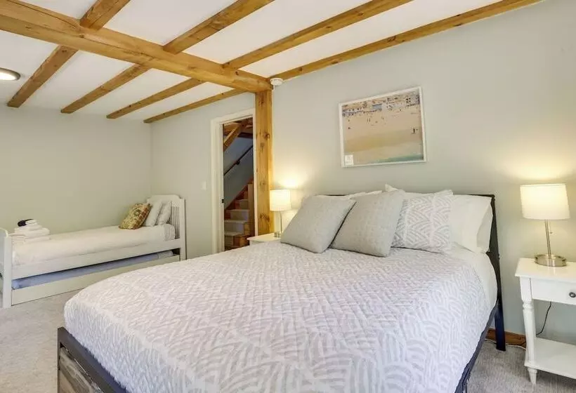 Spacious Kennebunkport Home W/ View, 2 Mi To Beach