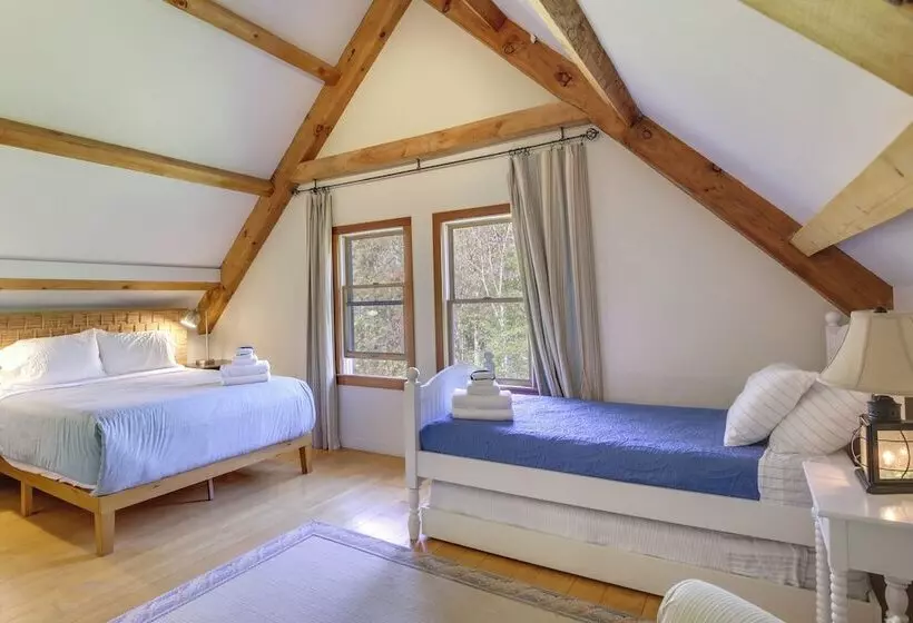 Spacious Kennebunkport Home W/ View, 2 Mi To Beach