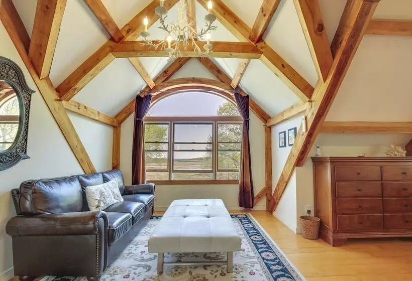 Spacious Kennebunkport Home W/ View, 2 Mi To Beach