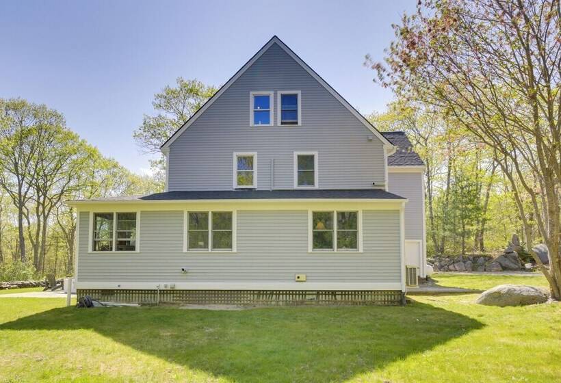 Spacious Kennebunkport Home W/ View, 2 Mi To Beach