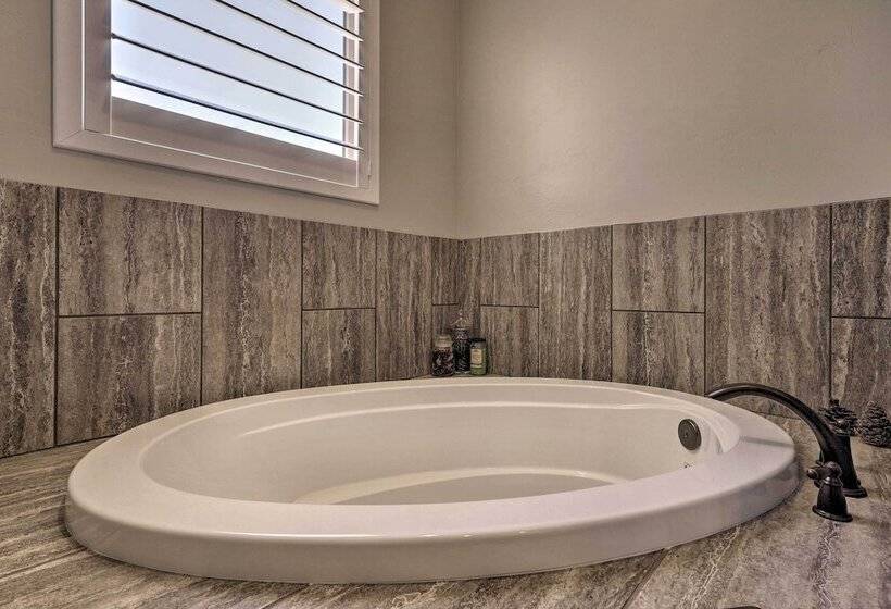 Stunning Kanab Home   Amazing Red Rock Views!