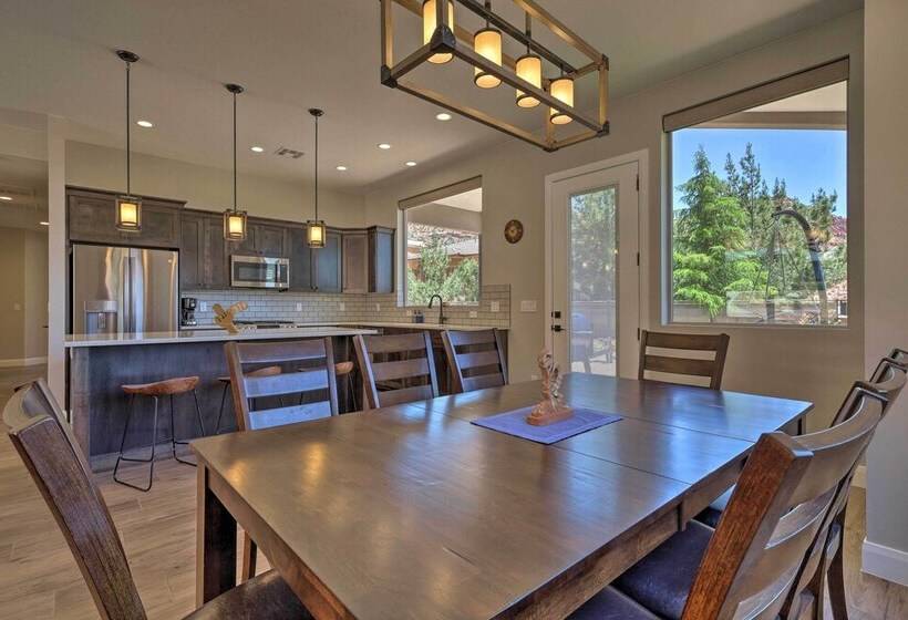 Stunning Kanab Home   Amazing Red Rock Views!